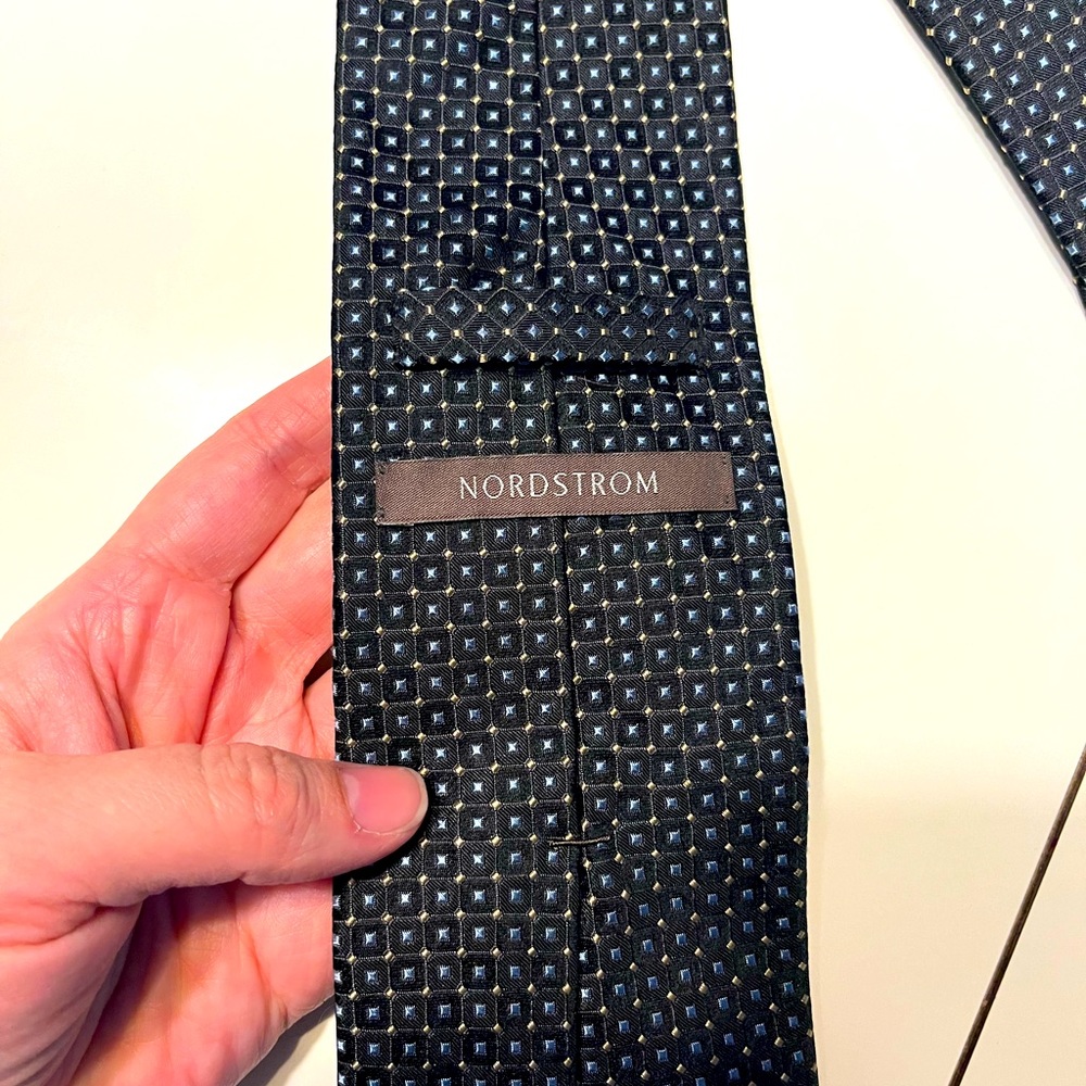 Nordstrom men’s neck tie blue beige black